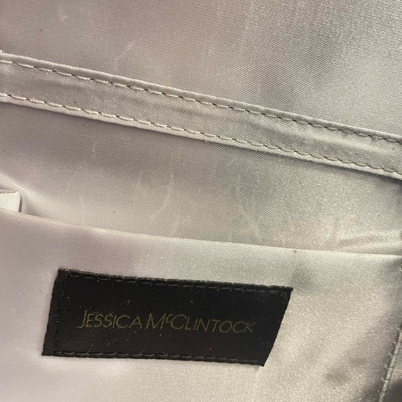 Jessica McClintock Elegant Silver Clutch Bag NWT - Picture 4 of 4